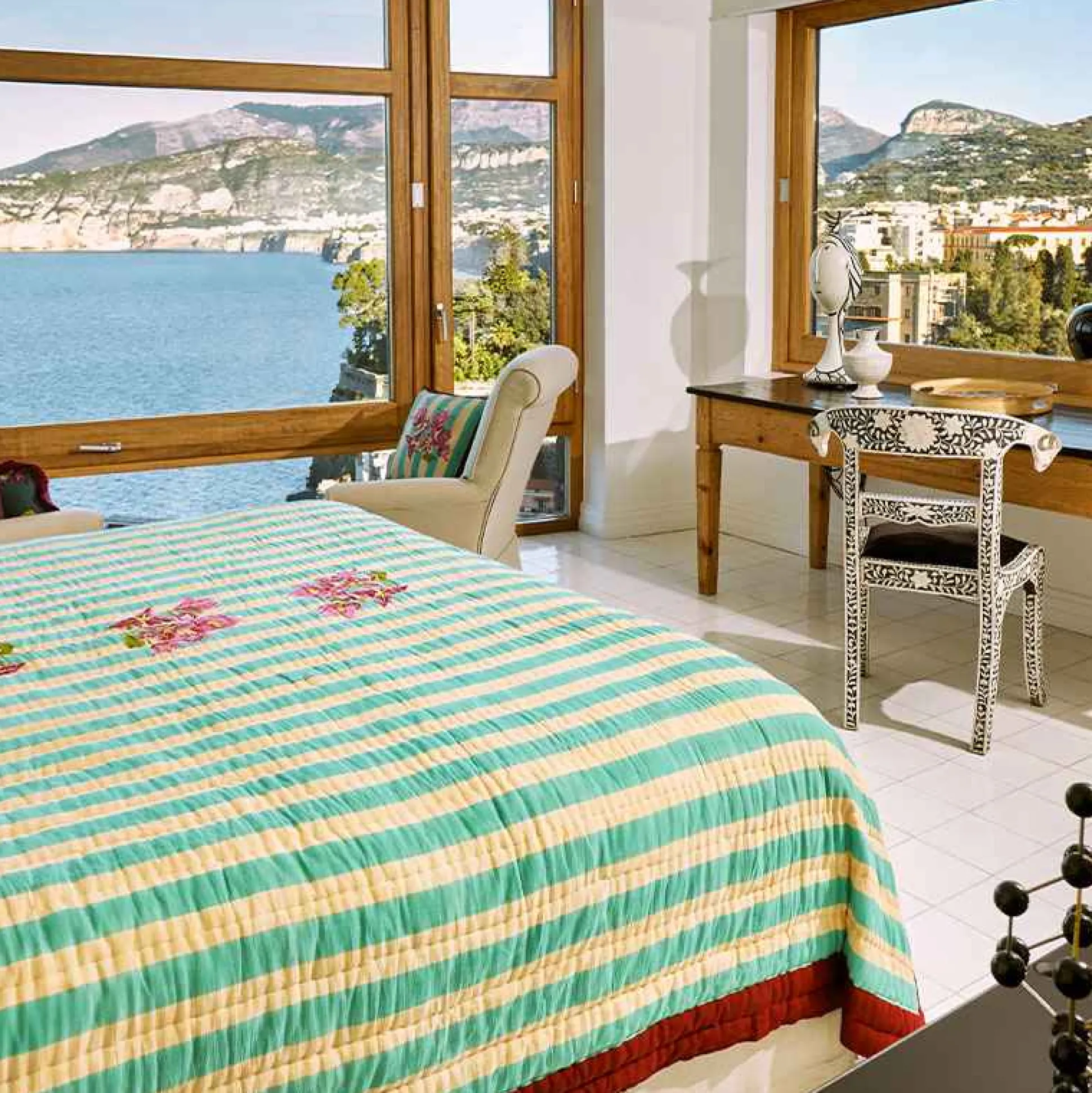 Issimo X Lisa Corti Bougainvillea White Veronese Stripes Quilt
